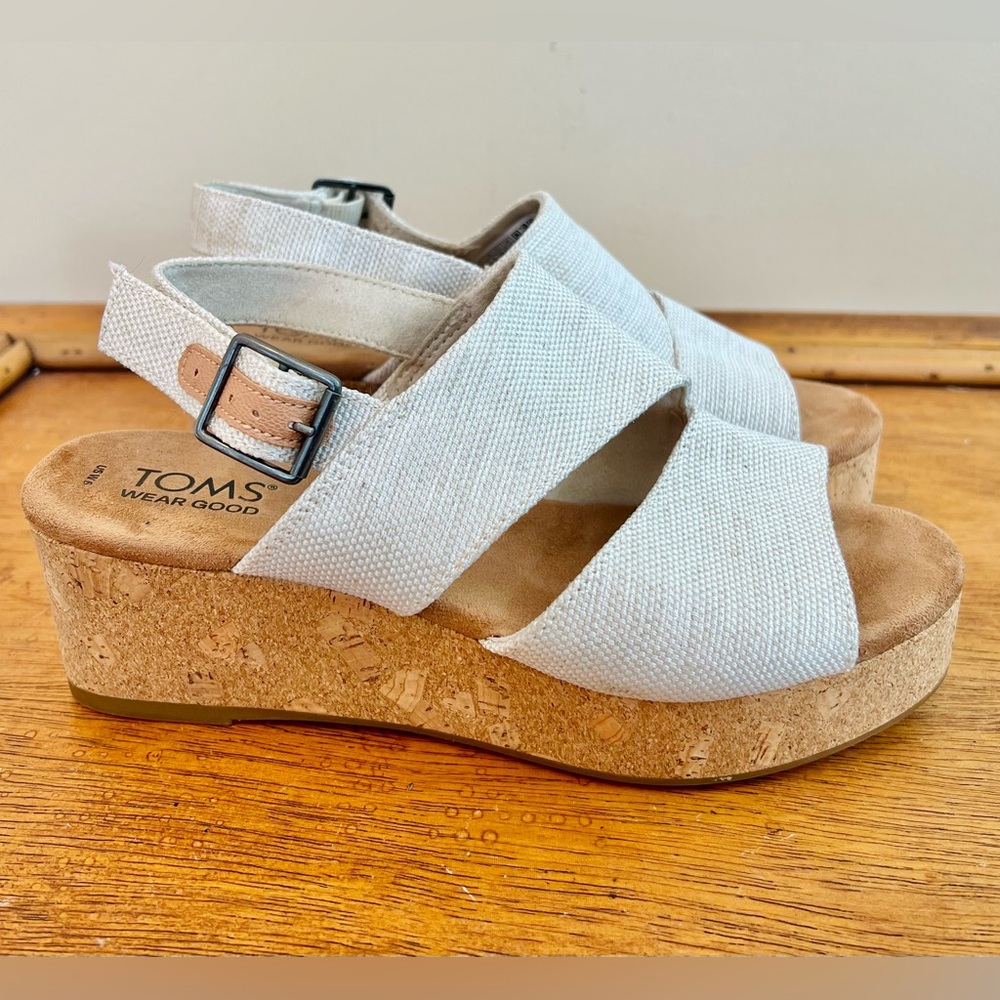 NEW Toms Women’s Claudine Wedge Sandal Natural Color Size 6